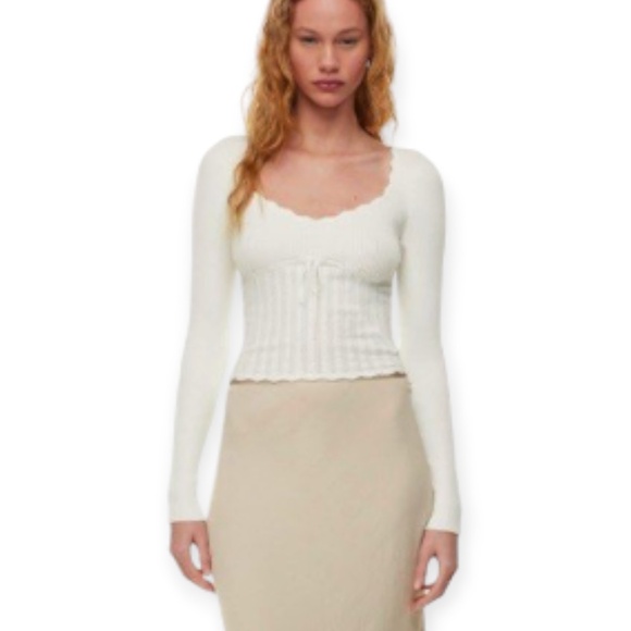 Aritzia Wilfred Soloist Sweater Long Sleeve Birch Cream SZ Medium - Picture 3 of 10